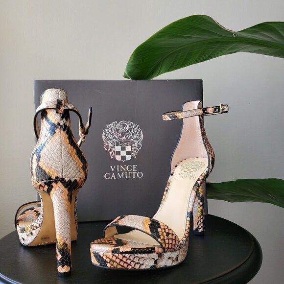 VINCE CAMUTO BALINDIA PLATFORM SANDALS - Picture 1 of 5